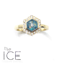 Florence - in 9ct Gold With 18 Diamonds