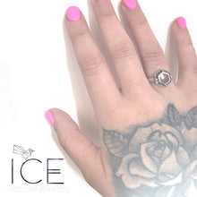 Florence - in 9ct Gold With 18 Diamonds