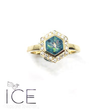 Florence - in 9ct Gold With 18 Diamonds